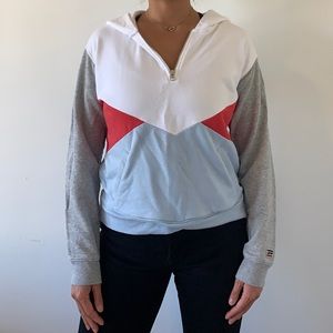 Levi’s // multi color pullover